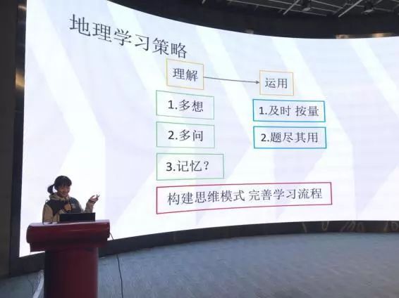 新澳门正版免费资料的查询方法与实施策略，简洁释义与解释落实